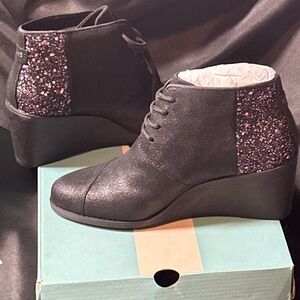 Toms Black and Purple Glitter Wedges
